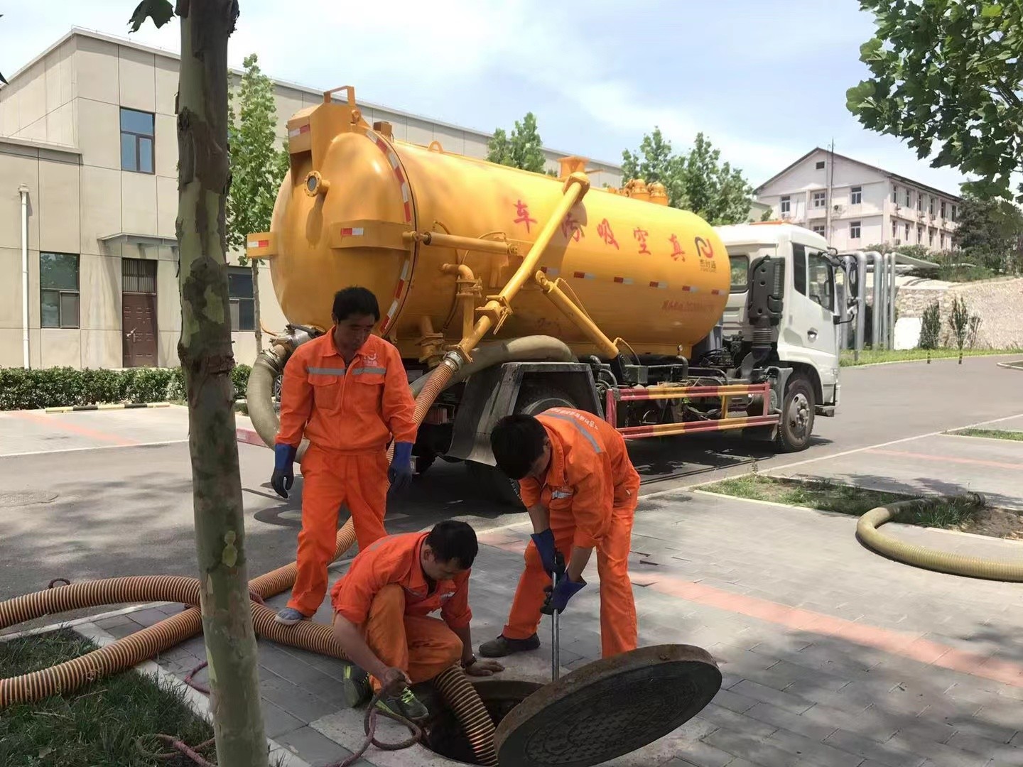 唐县化粪池清理与5-8吨吸粪车施工效率分析